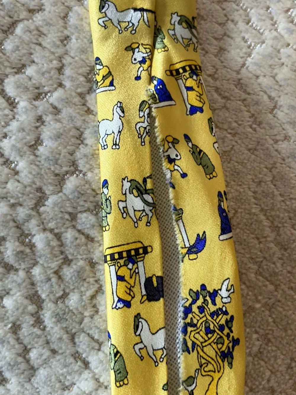 Men's Necktie Tie 100% Silk Yellow Asian Warrior Horses Temples Print